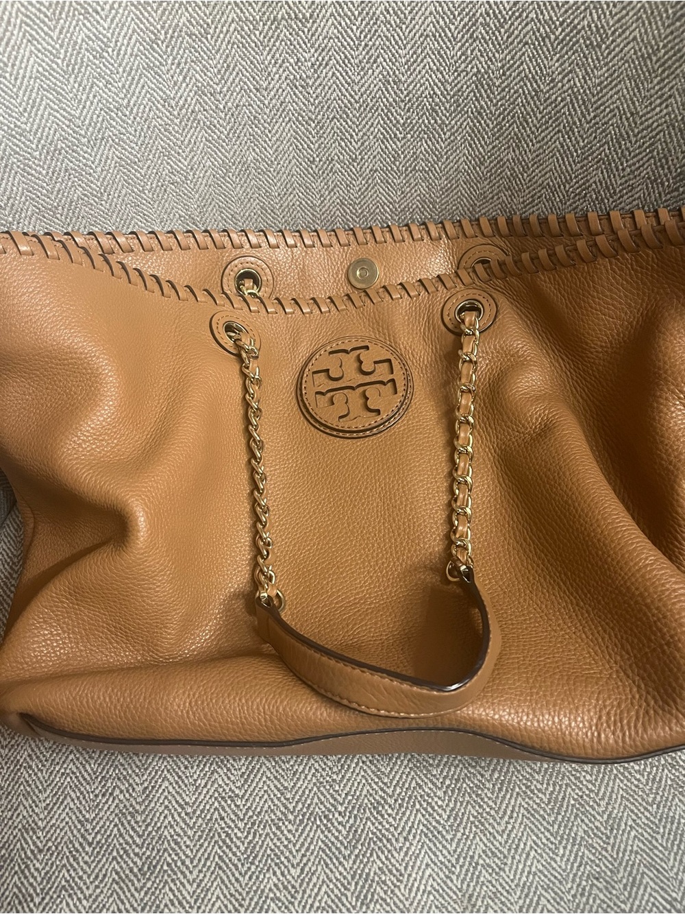 Tory Burch Caramel Pebbled Leather Chain-Detail Tote - Picture 3 of 6